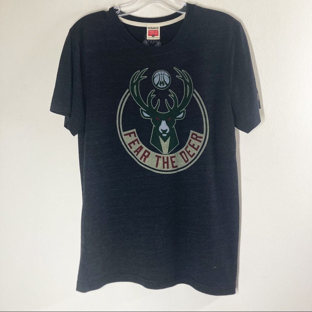MILWAUKEE BUCKS NBA Fear The Deer T-shirt Size Small EUC